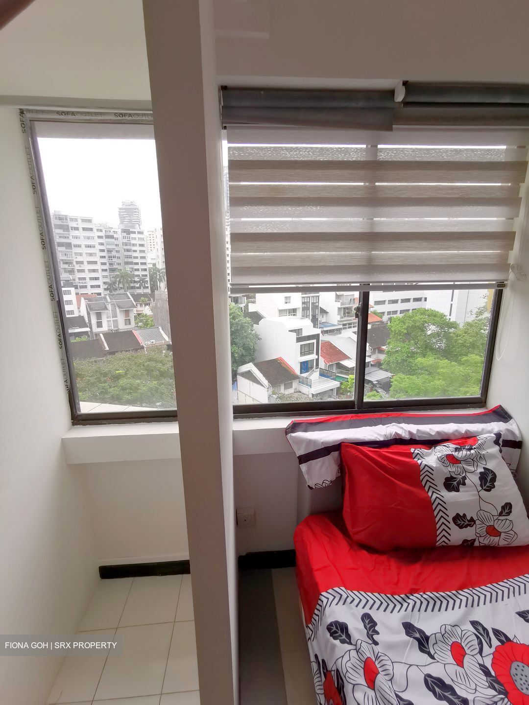 Lucky Plaza (D9), Apartment #557749801